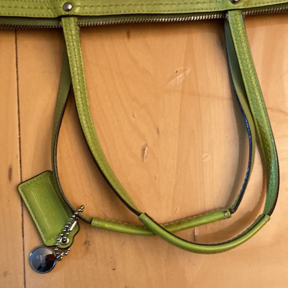 Authentic Coach signature purse - Picture 4 of 5